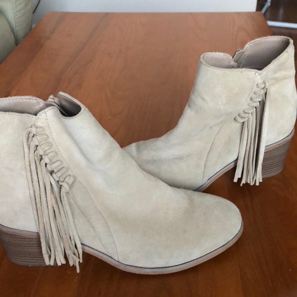Kenneth Cole Reaction Beige Booties - Picture 3 of 6
